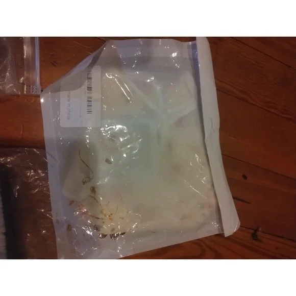 Variety of masks - Picture 5 of 6